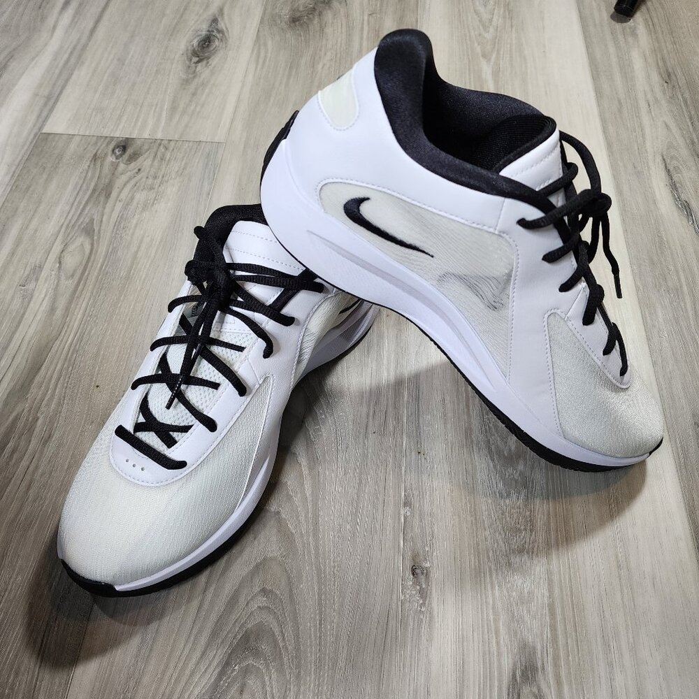 Nike Sneakers Men's 10.5 White Black Giannis Freak 6 New